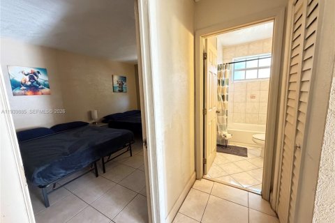 Снять в аренду квартиру в Дания-Бич, Флорида 2 спальни, 69.68м2, № 1998265 - фото 6