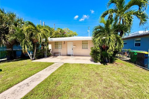 Снять в аренду квартиру в Дания-Бич, Флорида 2 спальни, 69.68м2, № 1998265 - фото 2