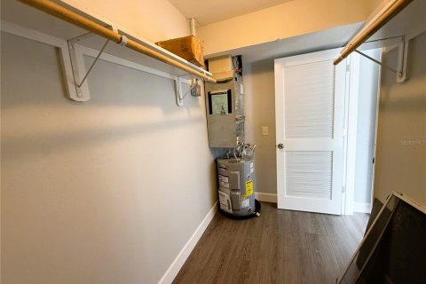Condo in South Pasadena, Florida, 1 bedroom № 2399274 - photo 16