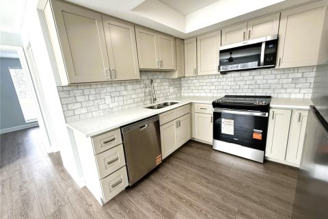 Condo in South Pasadena, Florida, 1 bedroom № 2399274 - photo 9