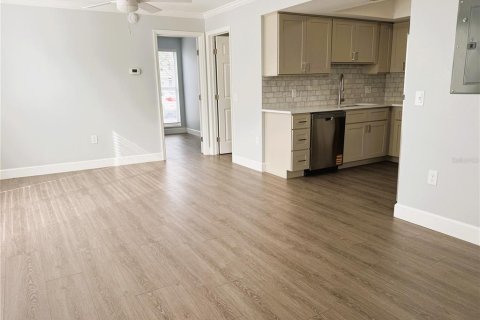 Condo in South Pasadena, Florida, 1 bedroom № 2399274 - photo 5