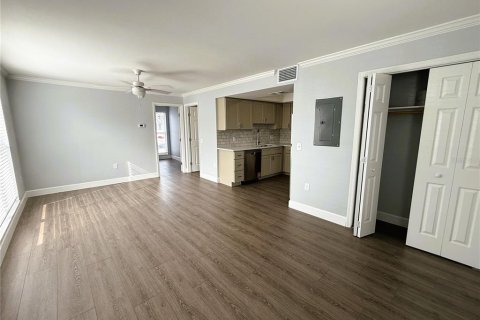 Condo in South Pasadena, Florida, 1 bedroom № 2399274 - photo 7