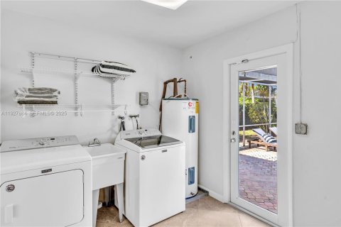 Villa ou maison à vendre à Hollywood, Floride: 3 chambres, 170.01 m2 № 1987291 - photo 22