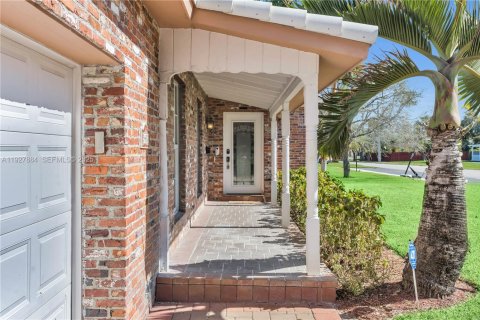 Villa ou maison à vendre à Hollywood, Floride: 3 chambres, 170.01 m2 № 1987291 - photo 2