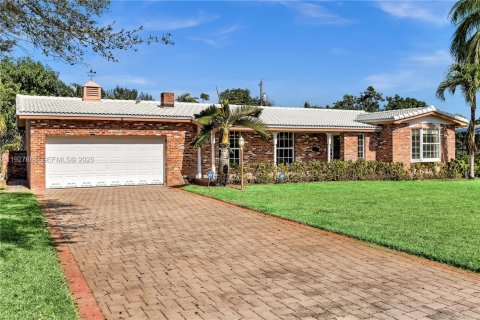 Villa ou maison à vendre à Hollywood, Floride: 3 chambres, 170.01 m2 № 1987291 - photo 1