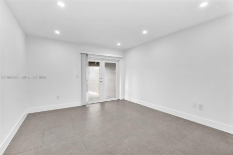 Touwnhouse à louer à Miami, Floride: 2 chambres, 110.18 m2 № 2007354 - photo 7