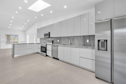 Touwnhouse à louer à Miami, Floride: 2 chambres, 110.18 m2 № 2007354 - photo 4