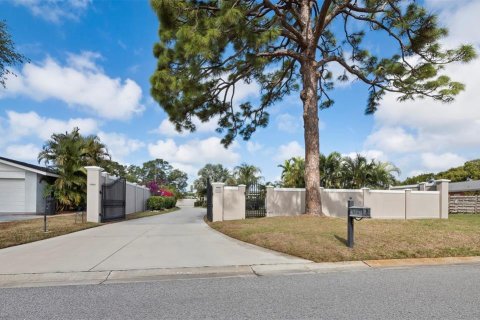Villa ou maison à vendre à Sarasota, Floride: 3 chambres, 293.85 m2 № 2139522 - photo 4