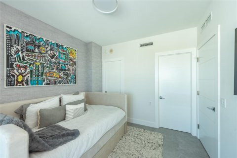 Condo in Miami Beach, Florida, 3 bedrooms  № 2076638 - photo 28