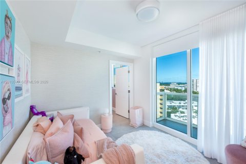 Condo in Miami Beach, Florida, 3 bedrooms  № 2076638 - photo 24