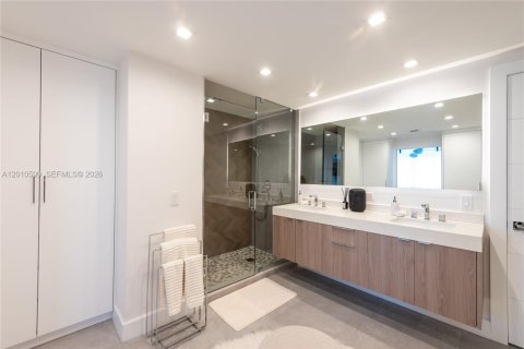 Condo in Miami Beach, Florida, 3 bedrooms  № 2076638 - photo 19