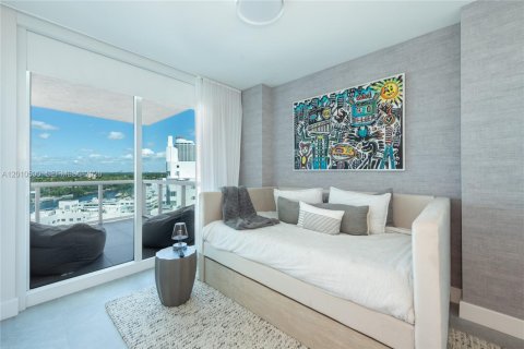 Condo in Miami Beach, Florida, 3 bedrooms  № 2076638 - photo 27