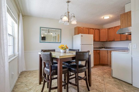 Condo in Vero Beach, Florida, 2 bedrooms  № 2188466 - photo 9