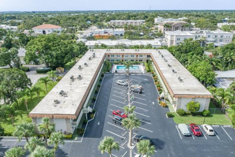 Condo in Vero Beach, Florida, 2 bedrooms  № 2188466 - photo 29
