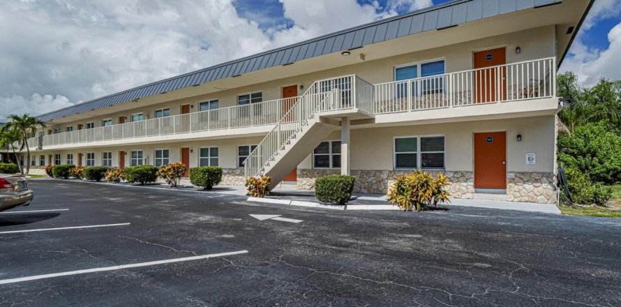Condo in Vero Beach, Florida, 2 bedrooms  № 2188466