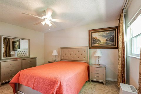 Condo in Vero Beach, Florida, 2 bedrooms  № 2188466 - photo 18