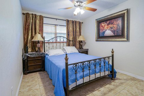 Condo in Vero Beach, Florida, 2 bedrooms  № 2188466 - photo 21