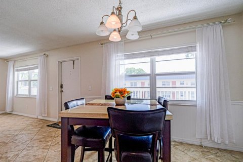Condo in Vero Beach, Florida, 2 bedrooms  № 2188466 - photo 11