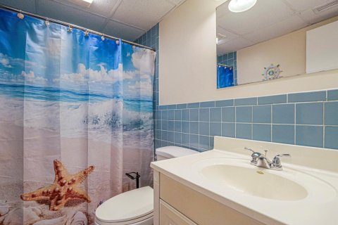 Condo in Vero Beach, Florida, 2 bedrooms  № 2188466 - photo 23