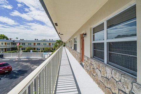 Condo in Vero Beach, Florida, 2 bedrooms  № 2188466 - photo 3
