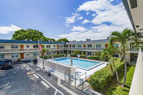 Condo in Vero Beach, Florida, 2 bedrooms  № 2188466 - photo 24