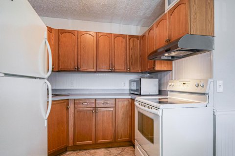 Condo in Vero Beach, Florida, 2 bedrooms  № 2188466 - photo 13
