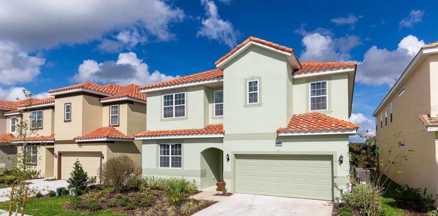 House in Davenport, Florida 11 bedrooms, 454.01 sq.m. № 2128690
