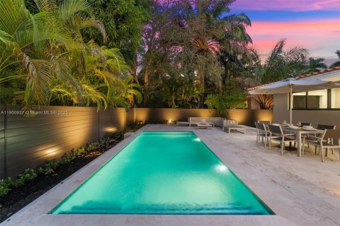 House in Miami, Florida 3 bedrooms, 164.9 sq.m. № 1965407 - photo 5