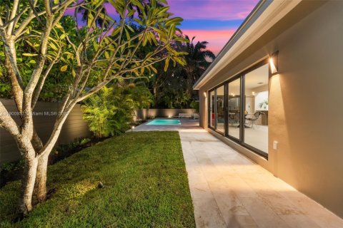 House in Miami, Florida 3 bedrooms, 164.9 sq.m. № 1965407 - photo 10