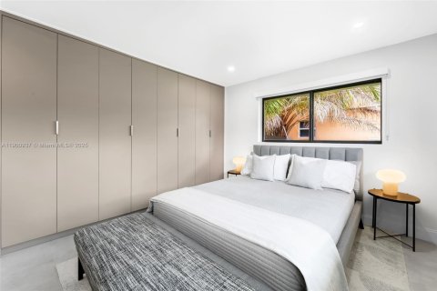 House in Miami, Florida 3 bedrooms, 164.9 sq.m. № 1965407 - photo 28