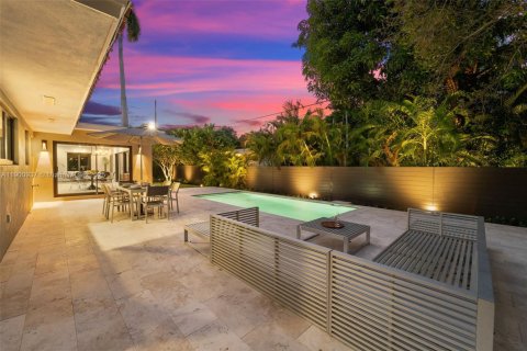 House in Miami, Florida 3 bedrooms, 164.9 sq.m. № 1965407 - photo 7