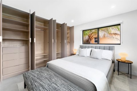 House in Miami, Florida 3 bedrooms, 164.9 sq.m. № 1965407 - photo 29