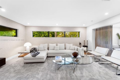 House in Miami, Florida 3 bedrooms, 164.9 sq.m. № 1965407 - photo 13