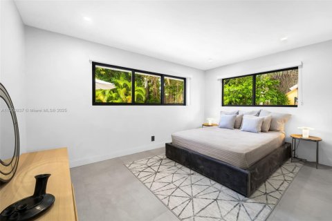 House in Miami, Florida 3 bedrooms, 164.9 sq.m. № 1965407 - photo 24