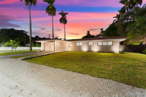 House in Miami, Florida 3 bedrooms, 164.9 sq.m. № 1965407 - photo 3