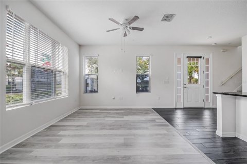 Townhouse in Orlando, Florida 3 bedrooms, 148.36 sq.m. № 2157310 - photo 3