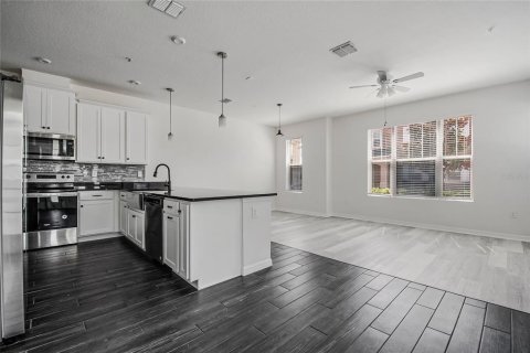 Townhouse in Orlando, Florida 3 bedrooms, 148.36 sq.m. № 2157310 - photo 10