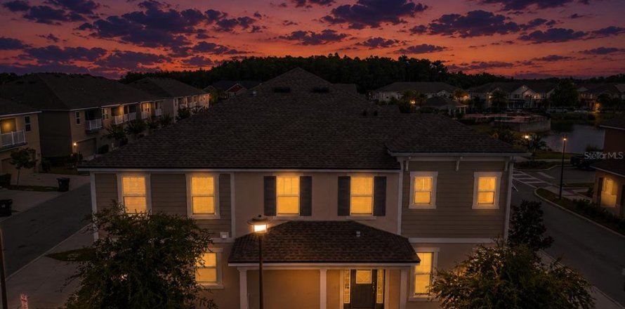 Townhouse in Orlando, Florida 3 bedrooms, 148.36 sq.m. № 2157310