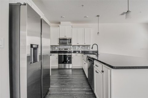 Townhouse in Orlando, Florida 3 bedrooms, 148.36 sq.m. № 2157310 - photo 12