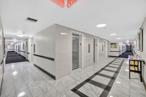 Condominio en venta en Fort Lauderdale, Florida, 3 habitaciones, 41.81 m2 № 2078415 - foto 30