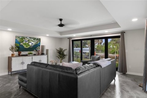 House in Crystal River, Florida 2 bedrooms, 204.38 sq.m. № 2228303 - photo 10
