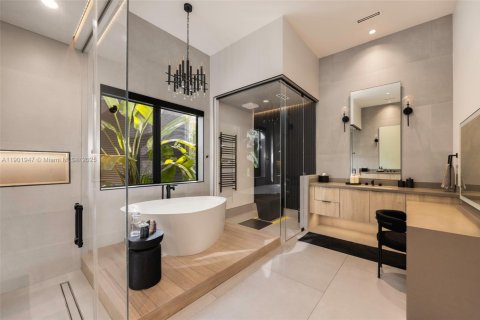 Купить виллу или дом в Дейви, Флорида 5 спален, 351.26м2, № 2061544 - фото 28