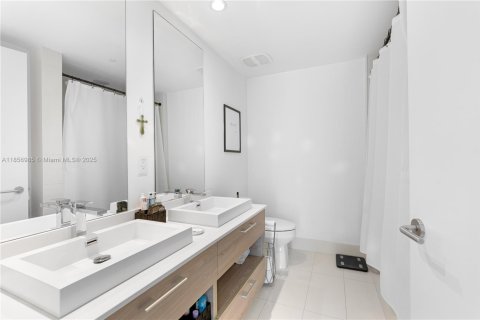 Copropriété à vendre à Miami, Floride: 2 chambres, 89.37 m2 № 1878729 - photo 13