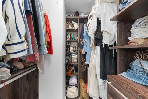 Copropriété à vendre à Miami, Floride: 2 chambres, 89.37 m2 № 1878729 - photo 16