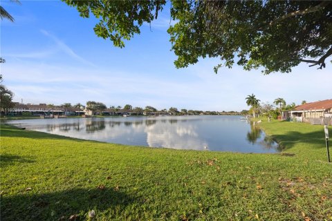 Adosado en venta en Dania Beach, Florida, 2 dormitorios, 120.03 m2 № 2019193 - foto 27