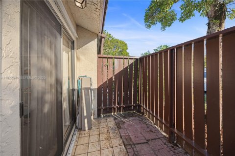 Adosado en venta en Dania Beach, Florida, 2 dormitorios, 120.03 m2 № 2019193 - foto 25