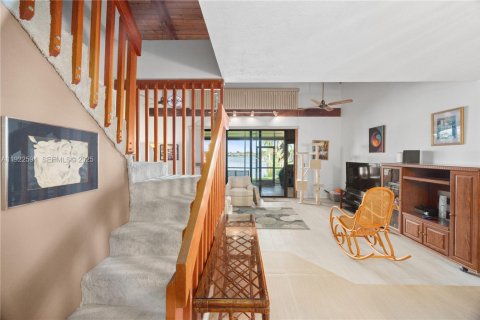 Adosado en venta en Dania Beach, Florida, 2 dormitorios, 120.03 m2 № 2019193 - foto 5