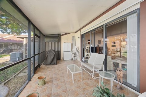 Adosado en venta en Dania Beach, Florida, 2 dormitorios, 120.03 m2 № 2019193 - foto 8