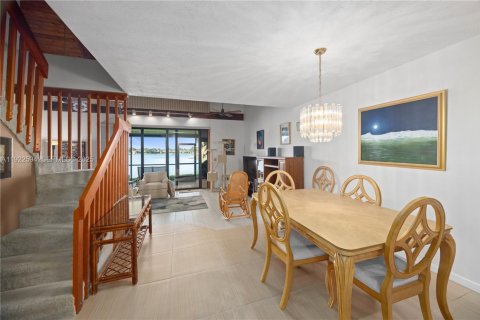 Adosado en venta en Dania Beach, Florida, 2 dormitorios, 120.03 m2 № 2019193 - foto 4