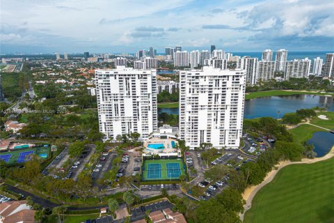 Condo in Aventura, Florida, 2 bedrooms  № 2061263